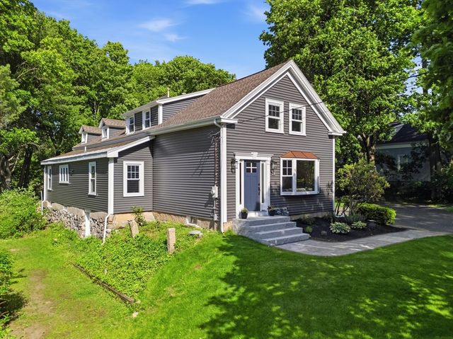 24 Worcester St, Grafton, MA 01519
