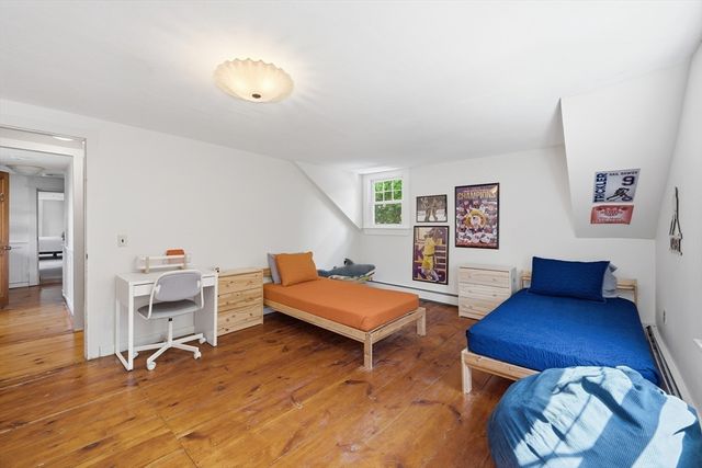 24 Worcester St, Grafton, MA 01519