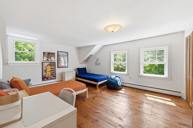 24 Worcester St, Grafton, MA 01519