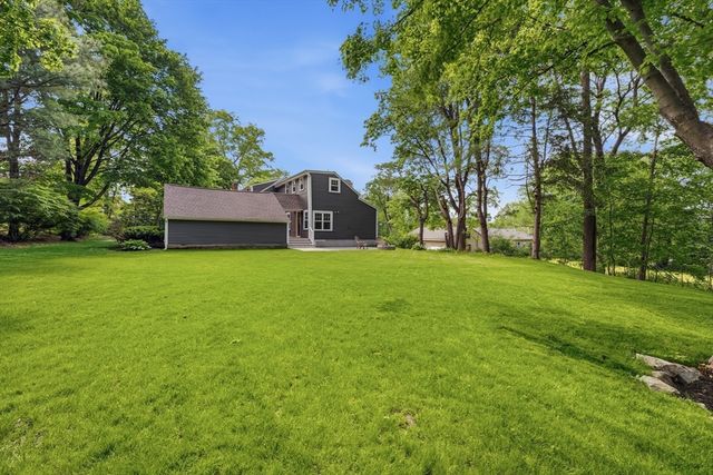 24 Worcester St, Grafton, MA 01519