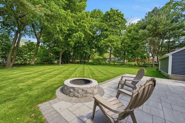 24 Worcester St, Grafton, MA 01519