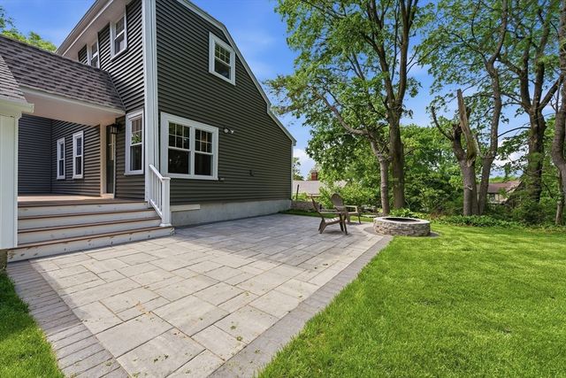 24 Worcester St, Grafton, MA 01519