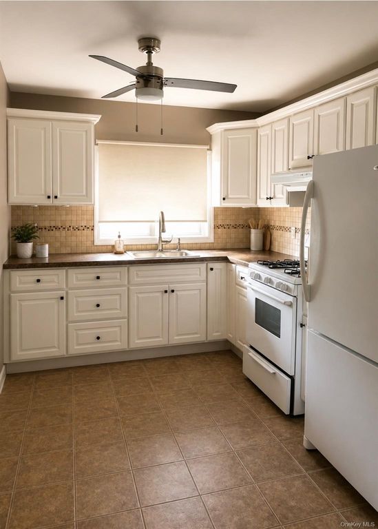 2573 Harvard Lane, Seaford, NY 11783 — photo 4