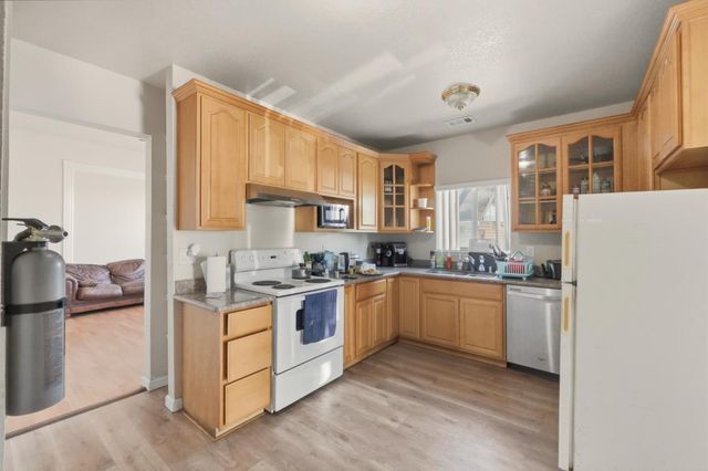 1090 S 7th Street, San Jose, CA 95112