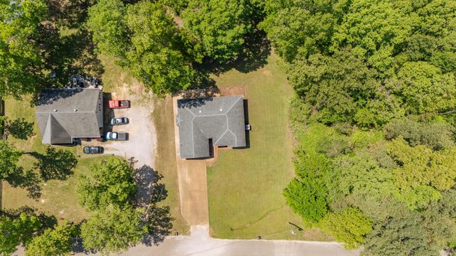 130 GLEN DR, Selmer, TN 38375