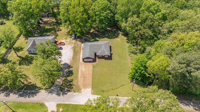 130 GLEN DR, Selmer, TN 38375