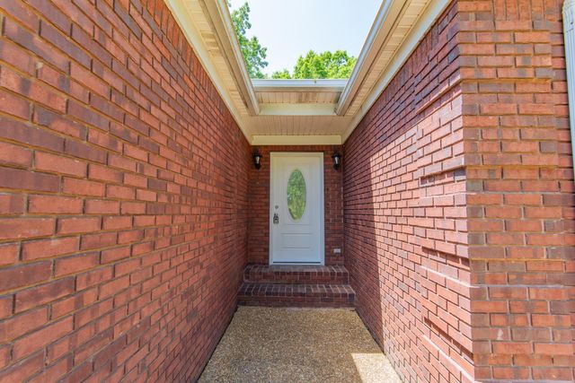 130 GLEN DR, Selmer, TN 38375