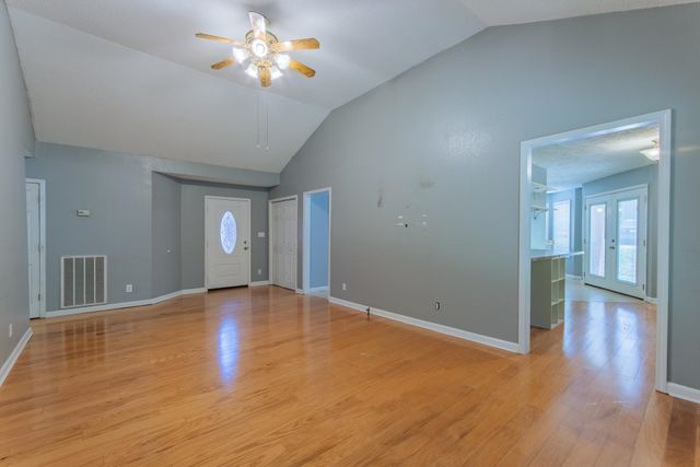 130 GLEN DR, Selmer, TN 38375