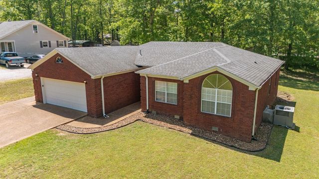 130 GLEN DR, Selmer, TN 38375