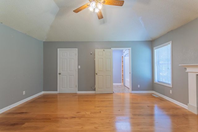 130 GLEN DR, Selmer, TN 38375