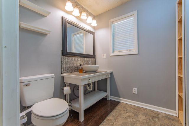 130 GLEN DR, Selmer, TN 38375