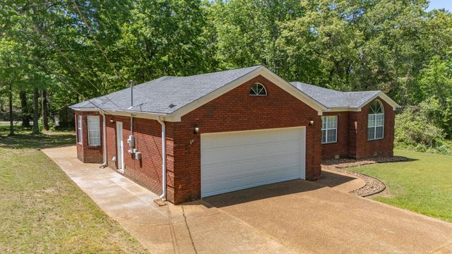 130 GLEN DR, Selmer, TN 38375