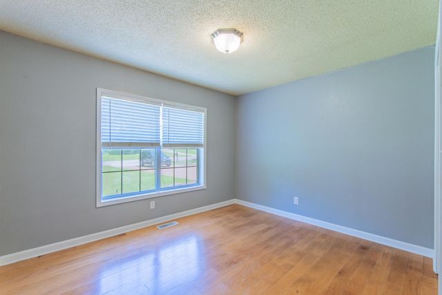 130 GLEN DR, Selmer, TN 38375