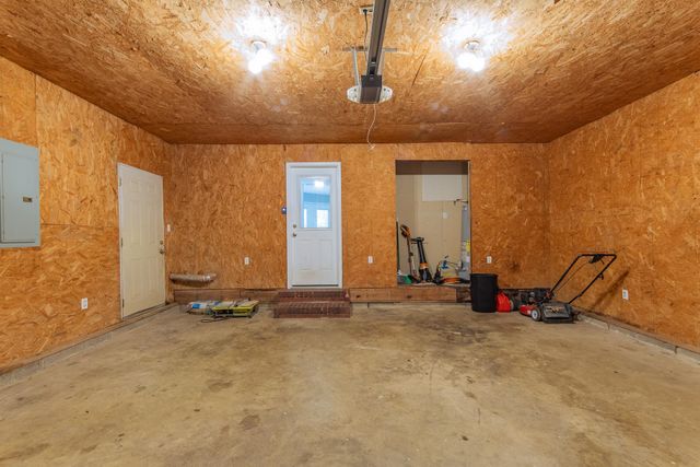 130 GLEN DR, Selmer, TN 38375