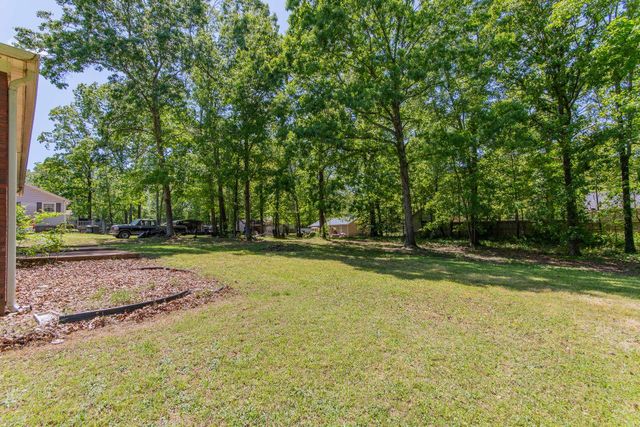 130 GLEN DR, Selmer, TN 38375