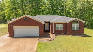 130 GLEN DR, Selmer, TN 38375