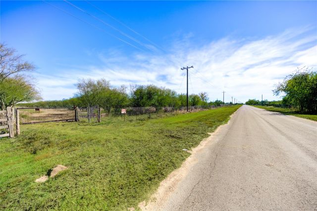 10742-10828 Kerr Rd, Hempstead, TX 77445