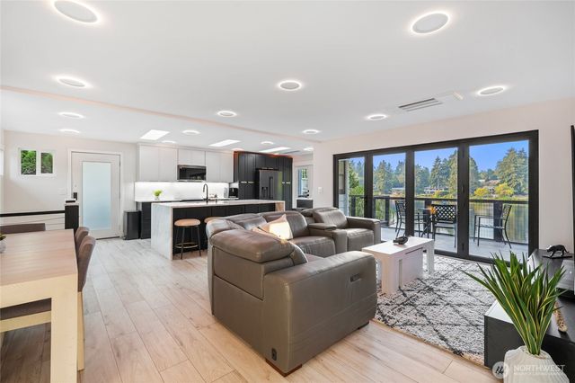13202 Bitter Place N, Seattle, WA 98133