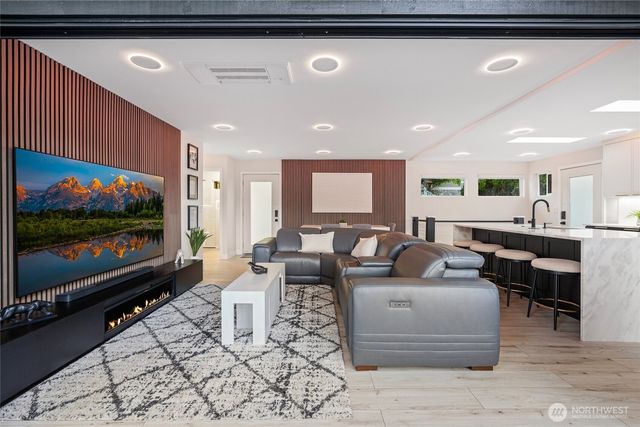 13202 Bitter Place N, Seattle, WA 98133