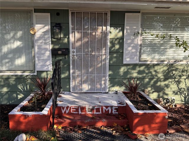 7221 S Warner Street, Tacoma, WA 98409