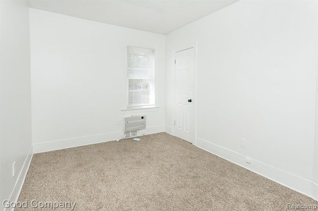 12123 Santa Rosa Drive, Detroit, MI 48204