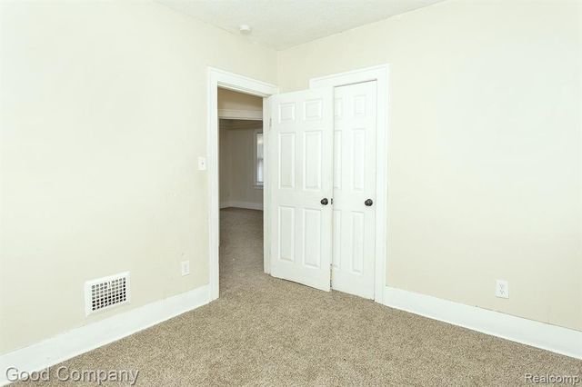 12123 Santa Rosa Drive, Detroit, MI 48204
