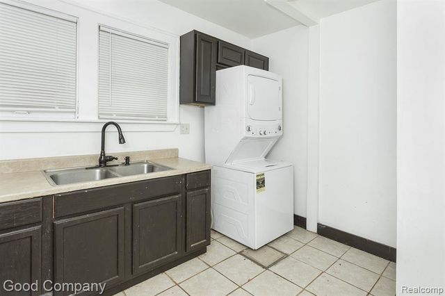 12123 Santa Rosa Drive, Detroit, MI 48204