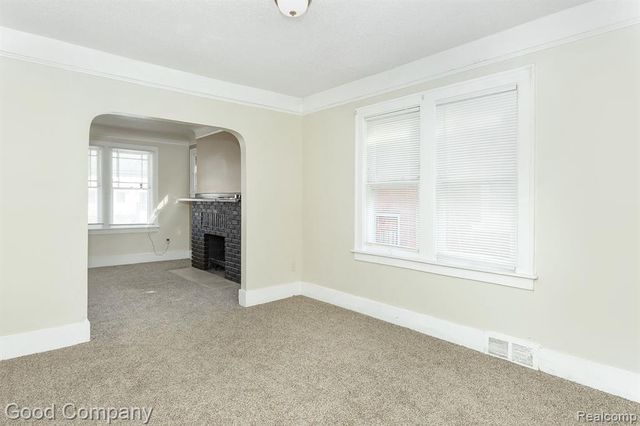 12123 Santa Rosa Drive, Detroit, MI 48204