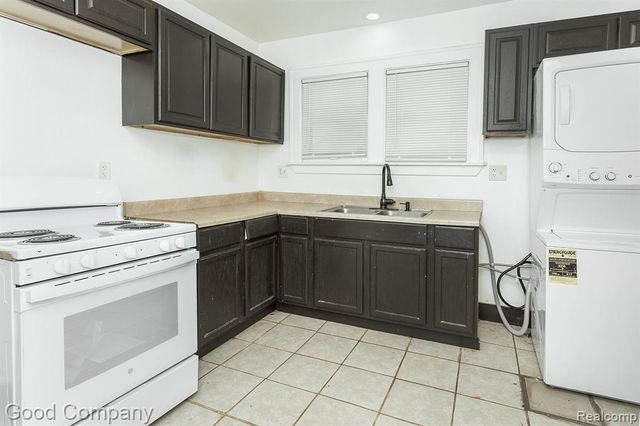 12123 Santa Rosa Drive, Detroit, MI 48204