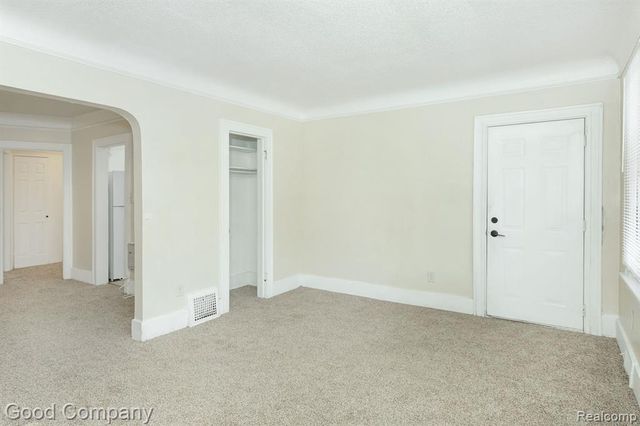 12123 Santa Rosa Drive, Detroit, MI 48204