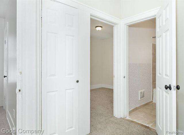 12123 Santa Rosa Drive, Detroit, MI 48204