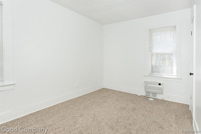 12123 Santa Rosa Drive, Detroit, MI 48204