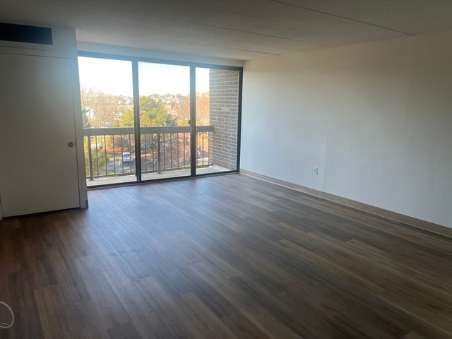 1 Pond St. 4D, Winthrop, MA 02152