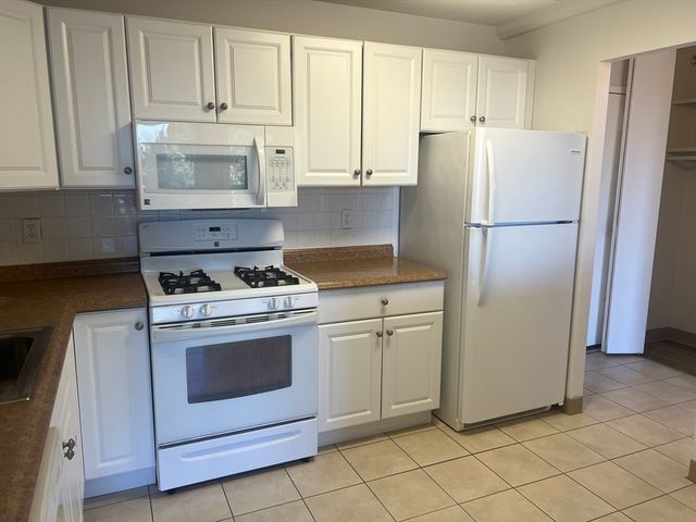 1 Pond St. 4D, Winthrop, MA 02152