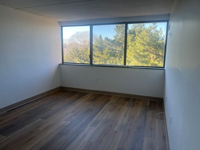 1 Pond St. 4D, Winthrop, MA 02152