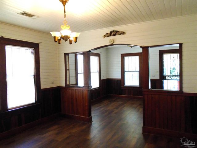 2612 W Blount St, Pensacola, FL 32505