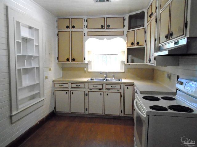 2612 W Blount St, Pensacola, FL 32505
