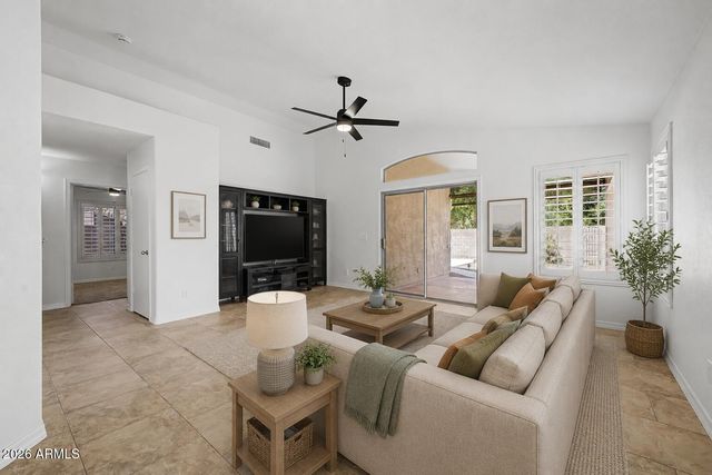 1046 N SAN BENITO Drive, Gilbert, AZ 85234