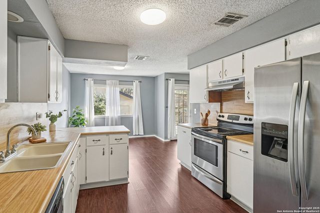 9334 Dover Ridge, San Antonio, TX 78250