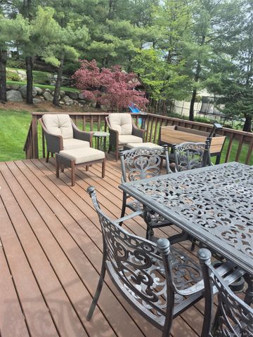 14 Bubenko Drive, Garnerville, NY 10923