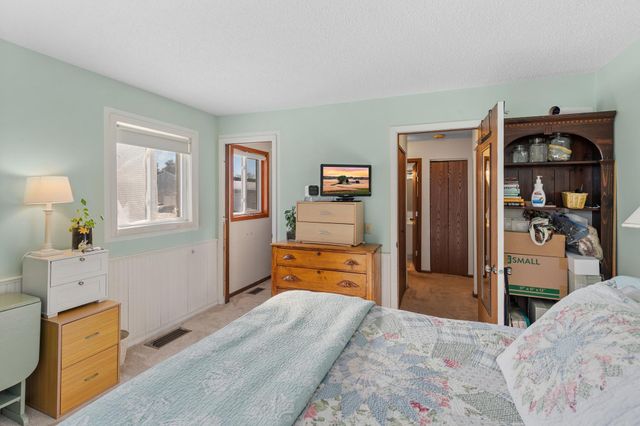 1736 Pleasant Street H, Lauderdale, MN 55113