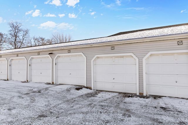 1736 Pleasant Street H, Lauderdale, MN 55113