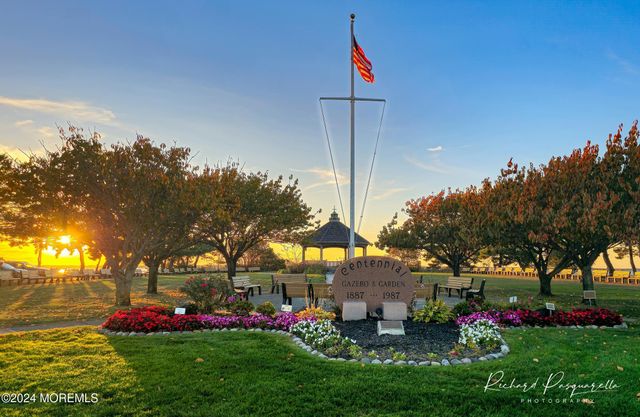 16 Newark Avenue, Lavallette, NJ 08735