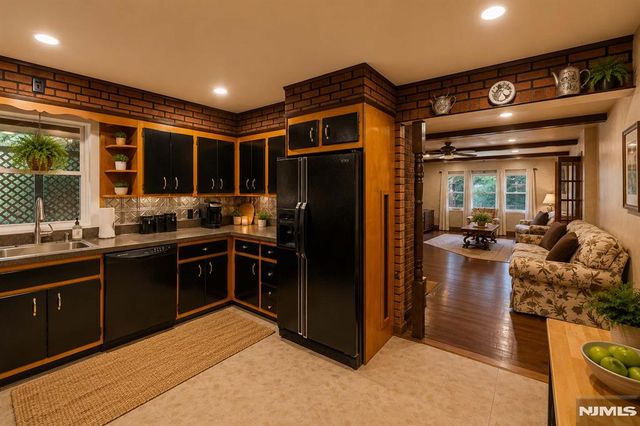 135 Skyline Lakes Drive, Ringwood, NJ 07456