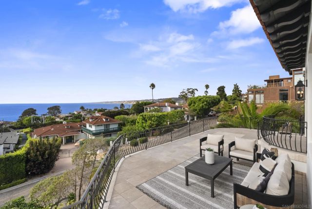 1745 Amalfi St, La Jolla, CA 92037