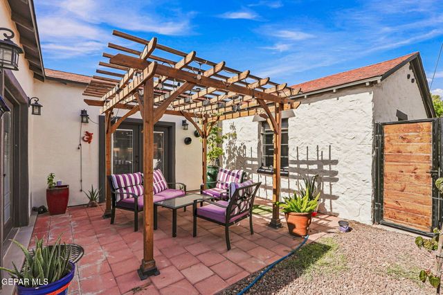 1500 Raynolds Street, El Paso, TX 79903