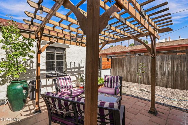 1500 Raynolds Street, El Paso, TX 79903