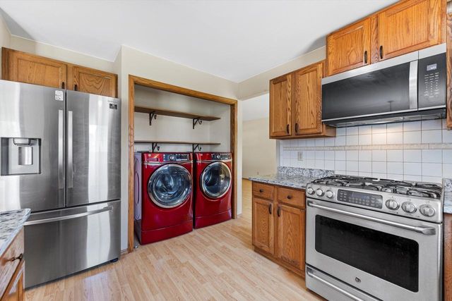 7258 Countryside COURT, Franklin, WI 53132