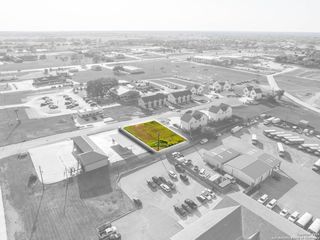 100 Micah Point Rd, La Vernia, TX 78121