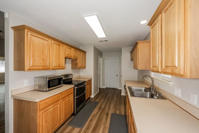 321 Meadow Park Drive, White Settlement, TX 76108